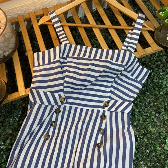 ๐๏ธ Derek Heart Dress. Size- L ( Smaller in size) - Picture 3 of 14